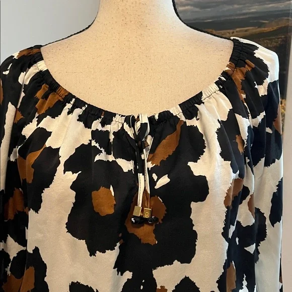 MICHAEL Michael KORS Silk Blouson Top - Picture 2 of 13